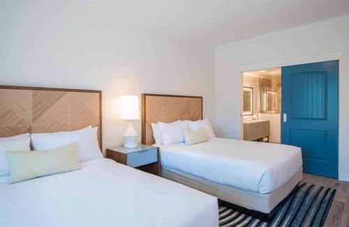 Marathon Hotel | Dbl Queen Room | Pool, Spa & Kayak | No Hidden Fee