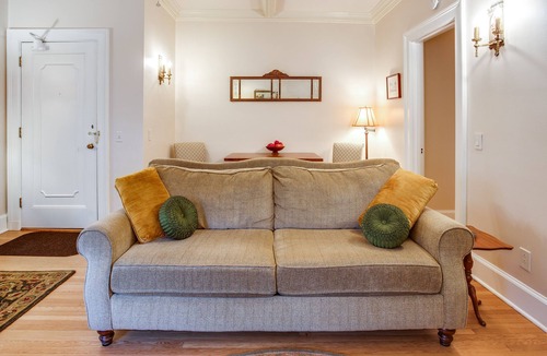 East Avenue Apartment | Delightful Apt in Classic Tudor