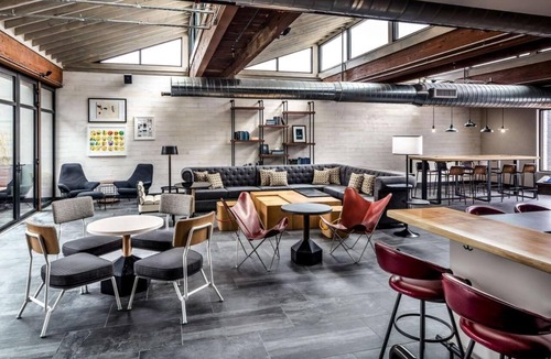 Cambridge Hotel | Deluxe 2 Queens 5.5 Mi to Fenway Park & Boston Attractions