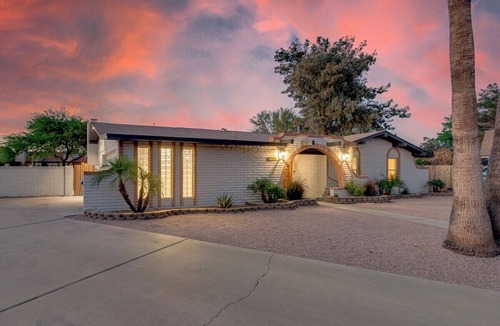 Mesa House | Desert Oasis in Mesa : Poolside & Hot Tub Retreat