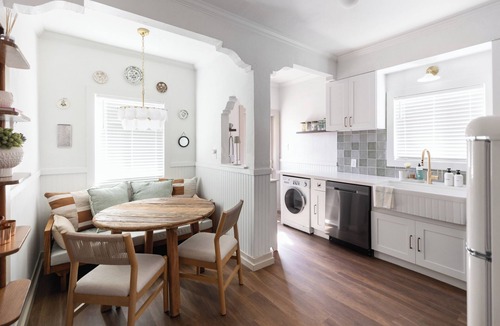 Encanto House | Designer Historic Bungalow - Huge Yard Pets Welcome Near Downtown