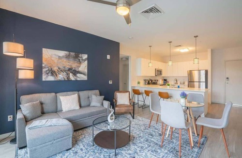 Evans Churchill Apartment | Downtown Phoenix Retreat | Walk to Arts District