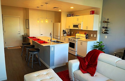 Evans Churchill Condo | Downtown Phoenix Vibes