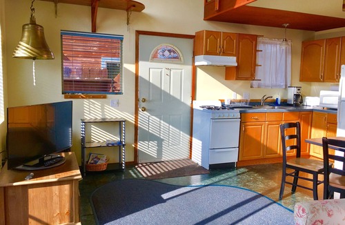 Homer Hotel | Driftwood Inn and Seaside Lodges