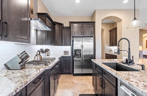 Estrella Mountain Ranch House | Elegant GOLF COURSE Retreat w/private CASITA! Pool/Hot Tub*WiFi*Putting Green