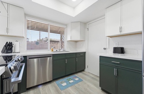 Bellair House | Endless Summer-2 BR 2 BA newly renovated: Close to Phoenix Scottsdale & Glendale