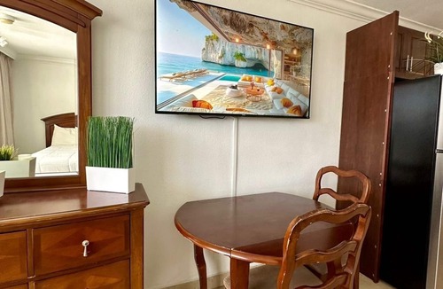 Sunny Isles Beach Apartment | Enjoy this studio located in the worderful beaches of Sunny Isles Beach, Miami!