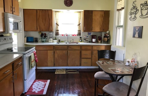 Sprakers House | Erie Canal Bike Path-Historical Vacation Home
