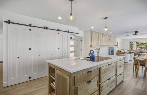 Timber Ridge Ranch House | Expansive home that sleeps up to 7 on 5 acres with stunning mountain views, chef's kitchen, hot tub, entertainment room, 2 car garage, and 2 Fireplaces.