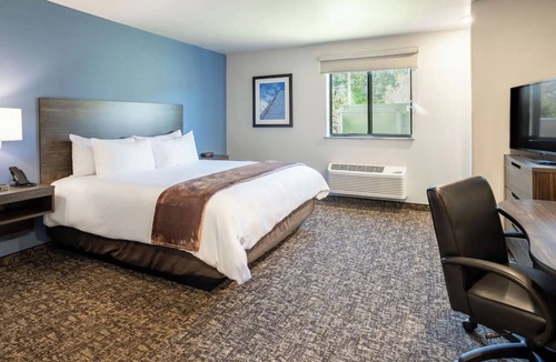 Sundance Hotel | Explore Buckeye with Ease—Pet-Friendly Accommodation and Free Parking Await