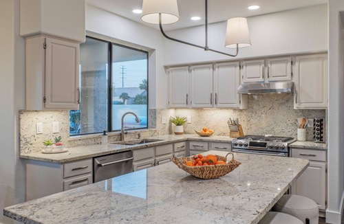 Crystal Shores House | Family Fun Lakefront, Htd Pool, Spa, Putt Green, Kayaks, Covered Patio w/TV, Indoor Games