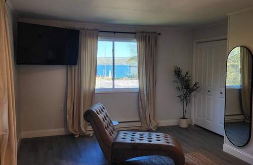 Himrod House | Family House - 6 Bedrooms - Seneca Lake