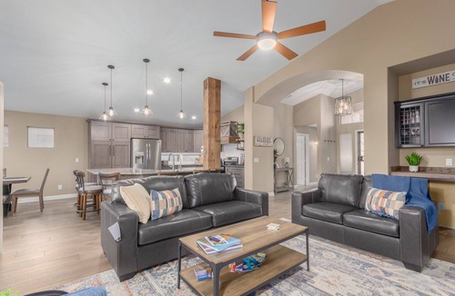 Gilbert House | Fantastic Location! 1/2 mi to Dwntwn Gilbert-Beauty4 Beds, Priv Pool & Free Heat