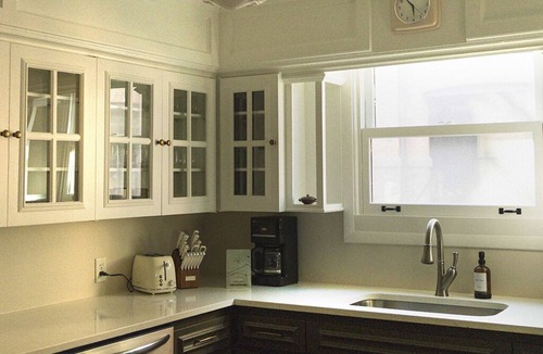 Summit - University Apartment | Furnished Victorian Near Regions & United Hospital - Newly Remodeled 2-Bedroom