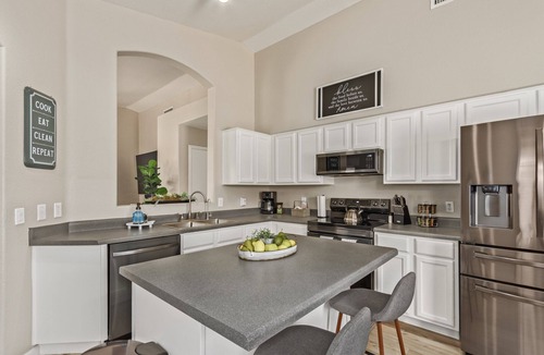 Gilbert House | Gilbert Luxury Remodel ~ EV Charger, 1-Level Comfort, Family & Pet-Friendly