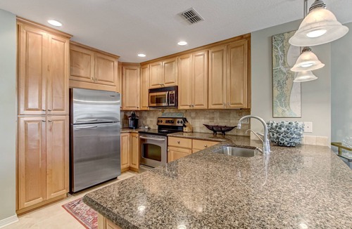 Amelia City House | Gorgeous 2nd Floor Sailmaker Villa | Private Patio Overlooking Pool | Purchasable Summer Beach Club Access