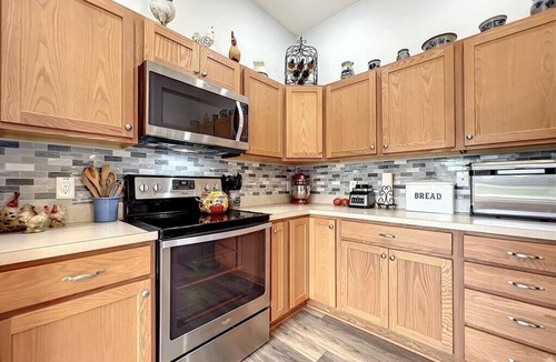 Wildwood House | Gorgeous 3 bd-2 bth in Fenney w/4-seat Cart; Near Brownwood, Sawgrass, Eastport