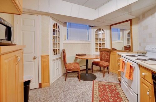 Lowry Hill House | Grand Multi-Unit Estate: 2 Mi to Dtwn Minneapolis!
