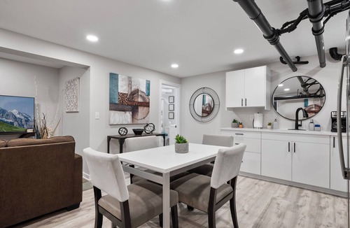 Union Park Apartment | Great location, PET friendly, FREE parking, quiet neighborhood, near Colleges