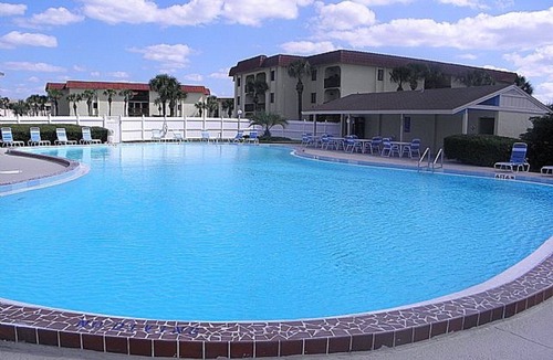 St. Augustine Beach Condo | Ground Floor Condo Oceanfront Complex Hot Tub & Pools steps away