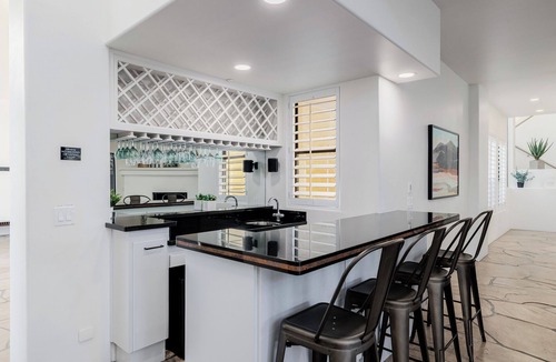 Pinnacle Peak Heights House | Group Retreat with Indoor Basketball, Stunning Views, Pool & Putting Green