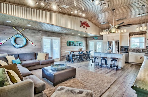 Holiday Isle House | Gulf-View Home with Pool, Game Room & Tiki Cruise