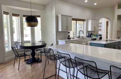 Cactus Acres House | Handsome Modern Pool, Putt, Views, Near Taliesin
