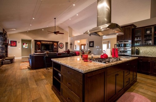 Mesa House | Hidden, Lush Treasure Close to Everything.Your Own Private Resort!