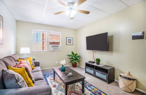 Lower Avenues Apartment | Historic Avenues Apt Downtown-25% Off Ski Rentals