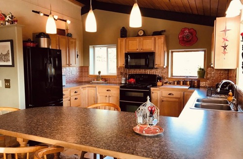 Diamond Ridge House | Homer, Alaska 4BR House-great views, dogs welcome, close to town