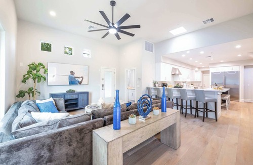 Central Scottsdale House | HÓZHÓ Shea | Bowling, Movie Theatre and Hot Tub