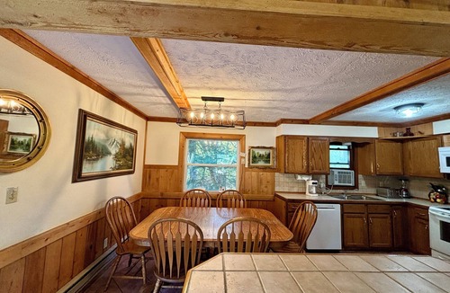 Great Valley Cabin | HUGE 3 Home Lodge For Large Groups, Lots of Space For Entertaining & Privacy!
