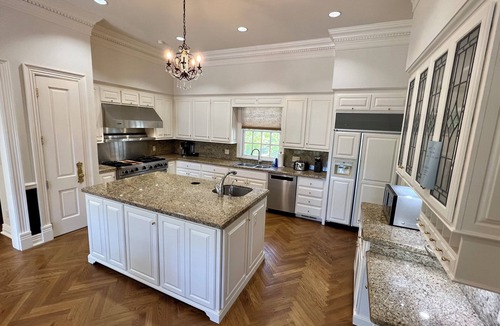 Branson House | Huge Private Lakefront Mansion | 3 Homes | Sleeps 44 | Pool, Hot Tub, Pickleball & Dock