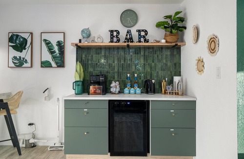 Alhambra House | INSTAGRAMABLE AZ retreat W pool, game room, BBQ, room for the whole crew & more!
