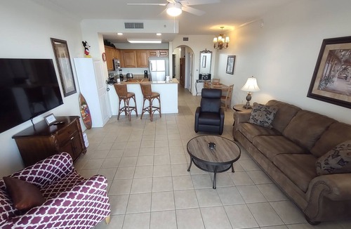 Florida Central Atlantic Coast Condo | Lakefront 885 sf CONDO just 1 mile to DISNEY with Balcony & 2 Resort POOLS & SPA