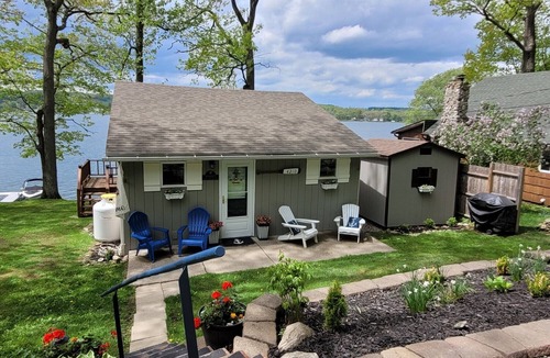 Perry House | Lakefront cottage on Silver lake near Letchworth Park