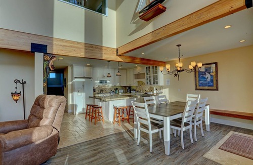Homer Hotel | Land's End Resort