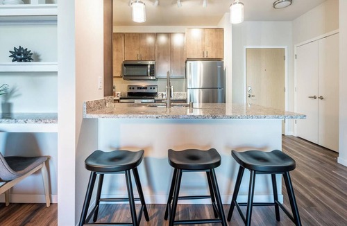 People's Freeway Apartment | Landing | Spectacular 1BD, Yoga Studio, Gym