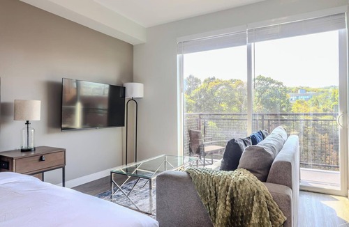 Ithaca Apartment | Landing | Stunning Studio, Gym