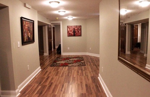Minneapolis House | Long Term Stay for Large Groups . Sleeps 10! 5 bedrooms 3 baths!