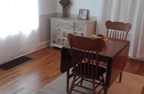 Maysville House | Lovely 2-bedroom house with AC in adorable Maysville