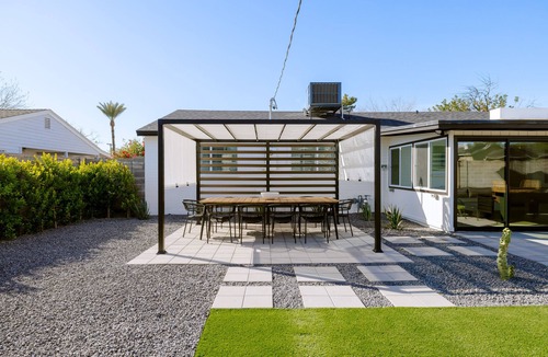Camelback East House | Lux Boho | Renovated | Family Friendly Home near Biltmore