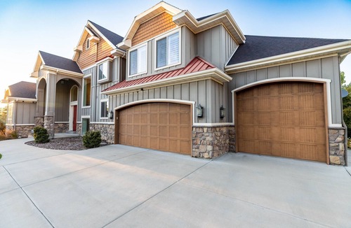 Sandy House | Luxurious 8-Bedroom Mountain Retreat Near Wasatch Mountains