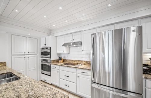 Ormond-by-the-Sea House | Luxury direct oceanfront corner penthouse with heated pool and garage parking