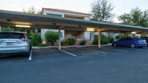 Central Scottsdale House | Luxury Paradise Valley Condo Complete Remodel