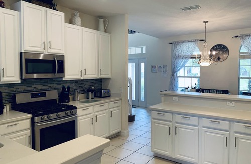 West Kissimmee House | Luxury Villa Disney 2 mls 7BR 40 ft Pool, Huge Spa, Cinema, Lake Views, Slps 16.
