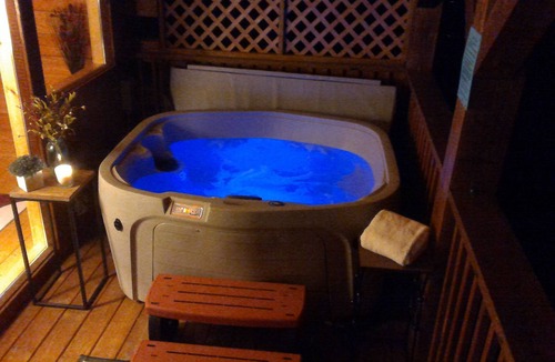 Sevierville Cabin | Majestic! MTN views! 2 mi to Dollywood and 10 min to PKY GAME ROOM Resort Pool