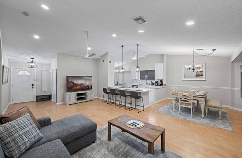 East Mesa House | Mesa Oasis 6BR Heated Pool Hot Tub Pickleball Sleeps 20