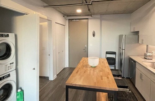Evans Churchill Apartment | Modern 1BDR Artist/Entreprenuer Oasis in Downtown Phoenix