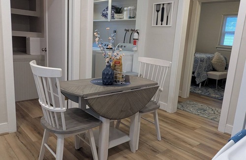 Murray House | New Charming Murray 2 BR Home just 20 min to mtns or downtown, 5 min to IMC.